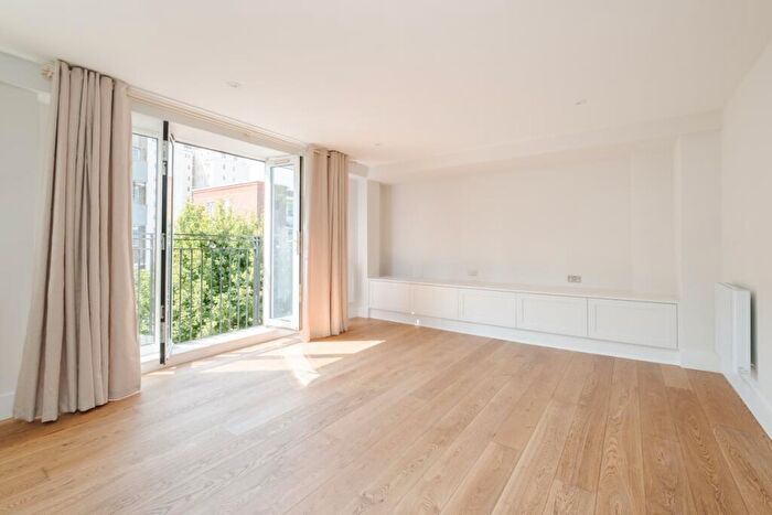 2 Bedroom Flat To Rent In Banner Street London, EC1Y
