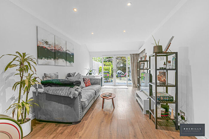 3 Bedroom Terraced House To Rent In Alexandra Close, Walton-On-Thames, Surrey, KT12