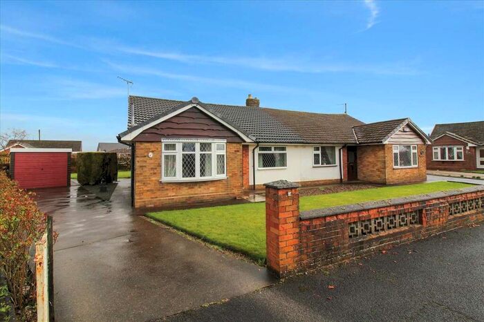 2 Bedroom Bungalow For Sale In Lilac Grove, Glapwell, S44