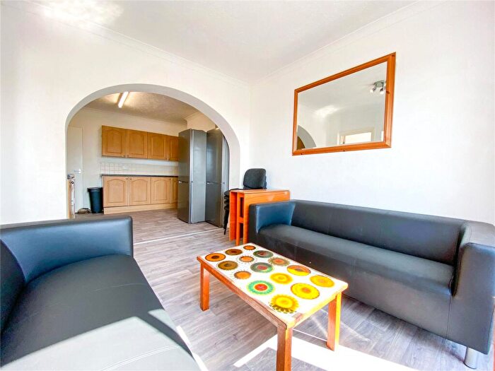 6 Bedroom Semi-Detached House To Rent In Crayford Road, Brighton, BN2