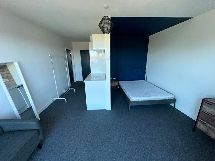 1 Bedroom Flat To Rent In Blackswarth Road, Bristol, BS5