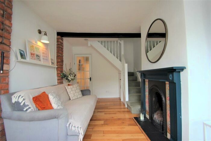 2 Bedroom Property To Rent In New Road, Studley, B80