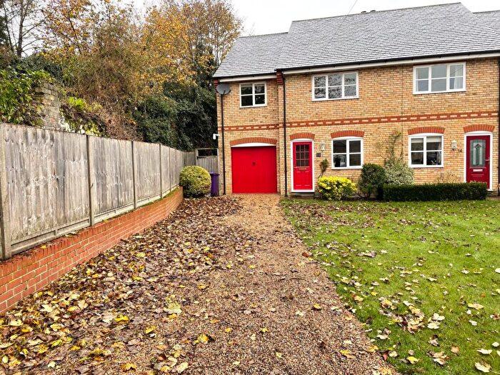3 Bedroom Semi-Detached House To Rent In The Fleet, Royston, SG8