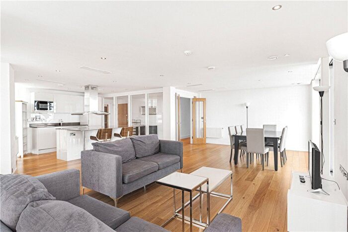 5 Bedroom Flat To Rent In Uxbridge Road, Ealing, W5