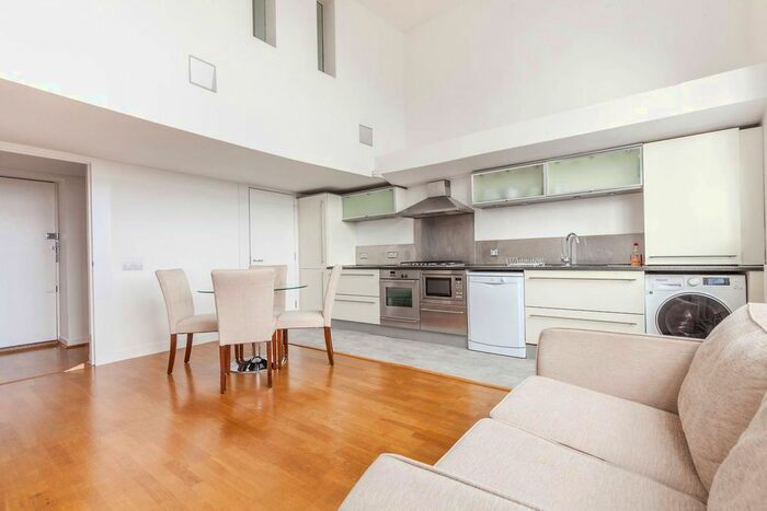 3 Bedroom Flat To Rent In Lawn Lane, Vauxhall, London, SW8