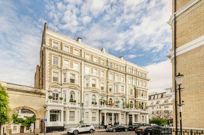 2 Bedroom Flat To Rent In Cornwall Gardens, South Kensington, London, SW7