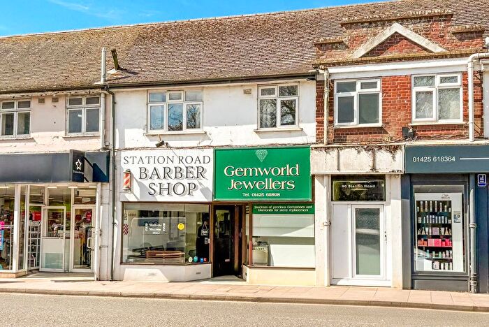 3 Bedroom Maisonette For Sale In Station Road, New Milton, BH25