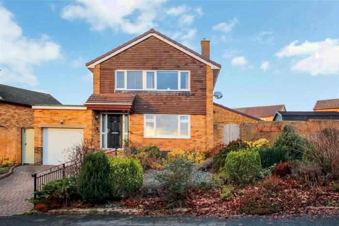 3 Bedroom Detached House For Sale In Pinewood Crescent, Heighington Village, Newton Aycliffe, DL5
