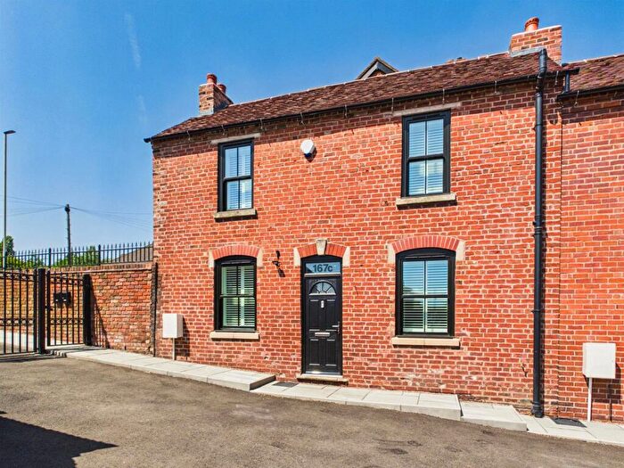 2 Bedroom Semi-Detached House To Rent In Commonside, Pensnett, Brierley Hill, DY5