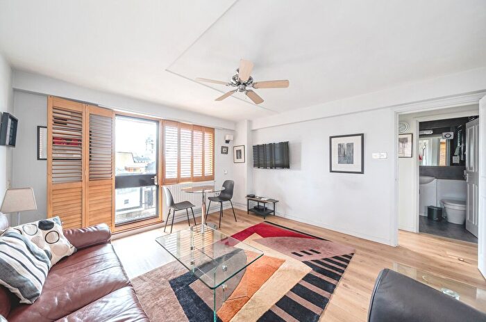 1 Bedroom Flat For Sale In Newton Street, London, WC2B