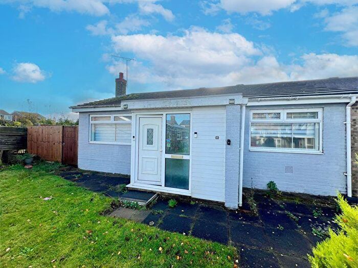 2 Bedroom Semi-Detached Bungalow For Sale In Linden Close, Dunstable, LU5