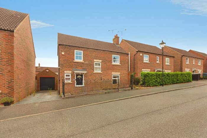 3 Bedroom Detached House For Sale In Cavendish Way, Aylesbury, HP19