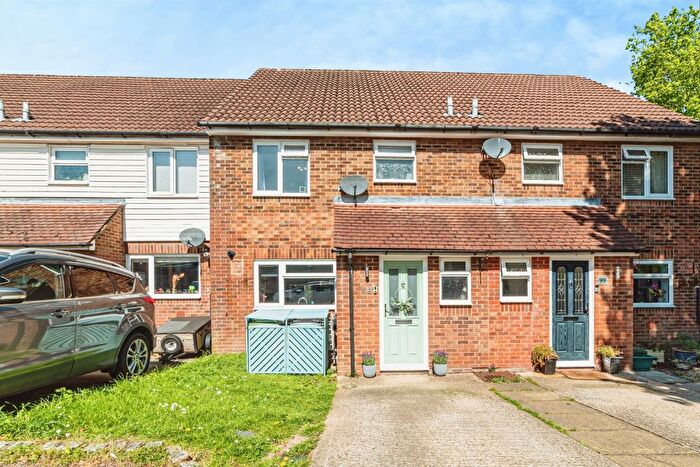 3 Bedroom Terraced House For Sale In Bernstein Road, Basingstoke, RG22