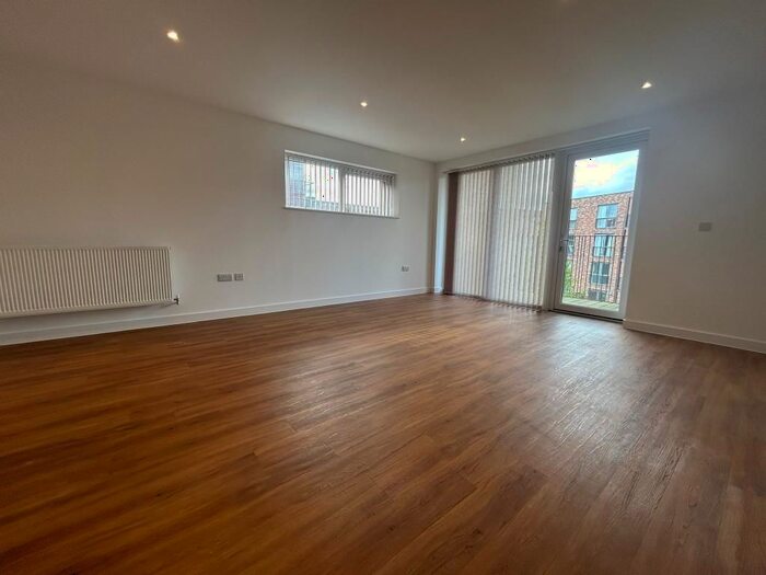 3 Bedroom Flat To Rent In Stanmore, Harrow, HA7