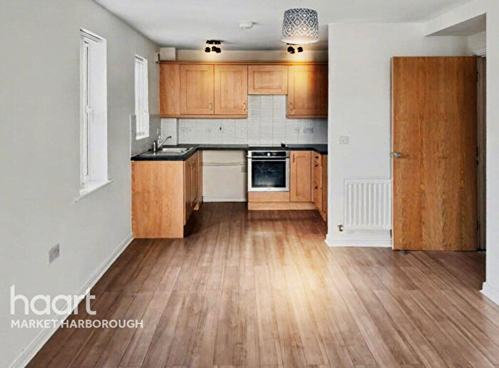 2 Bedroom Flat For Sale In Fount Court, Market Harborough, LE16