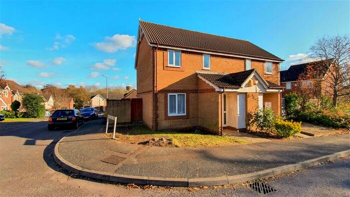 3 Bedroom Semi-Detached House To Rent In Gleneagles Road, Warmley, Bristol BS30