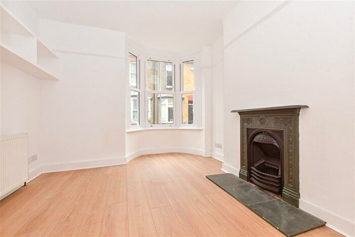 3 Bedroom End Of Terrace House For Sale In St. Peter's Grove, Canterbury, Kent, CT1