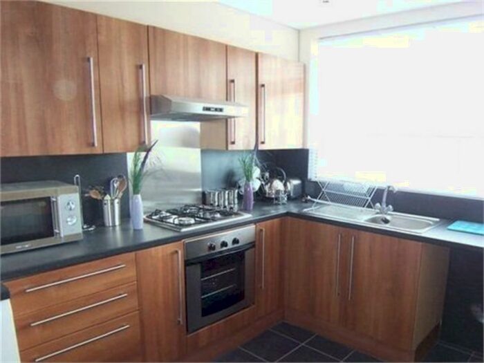 4 Bedroom Flat To Rent In Wretham Place, Shieldfield, Newcastle, Tyne And Wear, NE2
