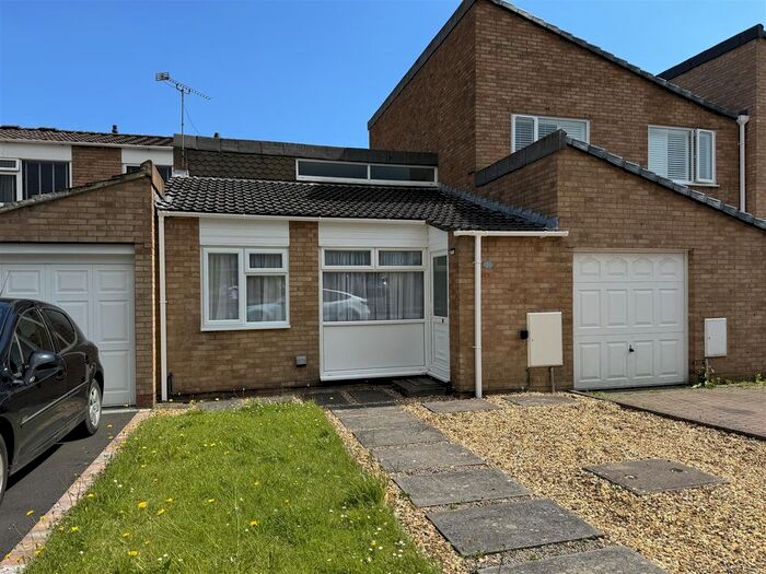 2 Bedroom Terraced Bungalow To Rent In Sycamore Avenue, Bulwark, Chepstow, NP16