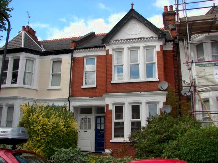 3 Bedroom Maisonette To Rent In Harborough Road, London, SW16