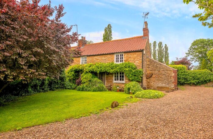 2 Bedroom Cottage For Sale In Cammeringham, Lincoln, Lincolnshire, Lincolnshire, LN1