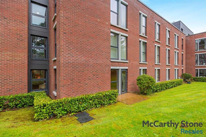 2 Bedroom Flat For Sale In Glenhills Court, Little Glen Road, Glen Parva, Leicester, LE2