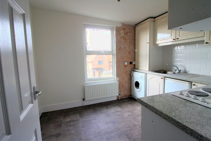 1 Bedroom Flat To Rent In Money Lane, West Drayton, UB7