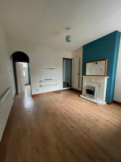 3 Bedroom Terraced House To Rent In Manor Road, Walsall, WS2