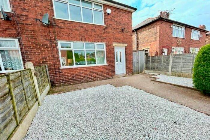 3 Bedroom Semi-Detached House To Rent In Hulme Grove, Leigh, WN7