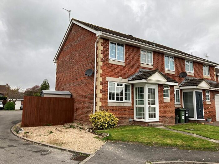 3 Bedroom Semi-Detached House To Rent In Taunton Road, Worle, BS22