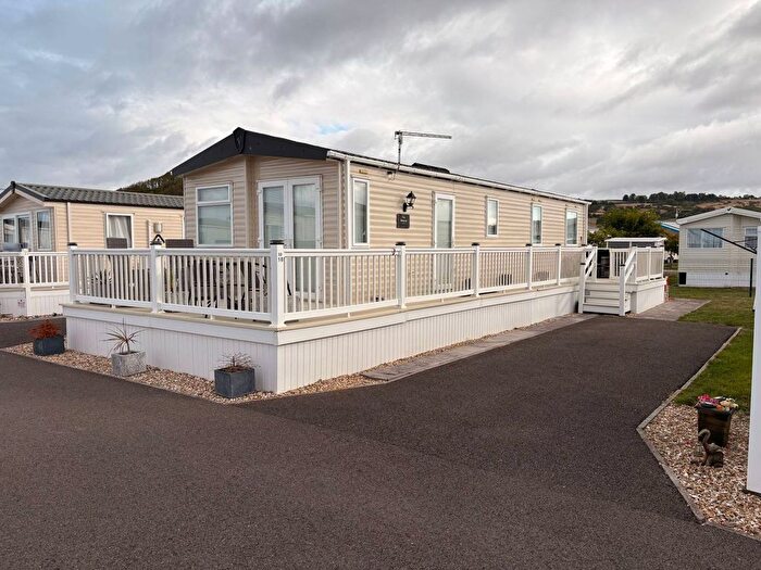 2 Bedroom Mobile/park Home For Sale In Bridgwater Road, Bleadon, Weston-Super-Mare, BS24