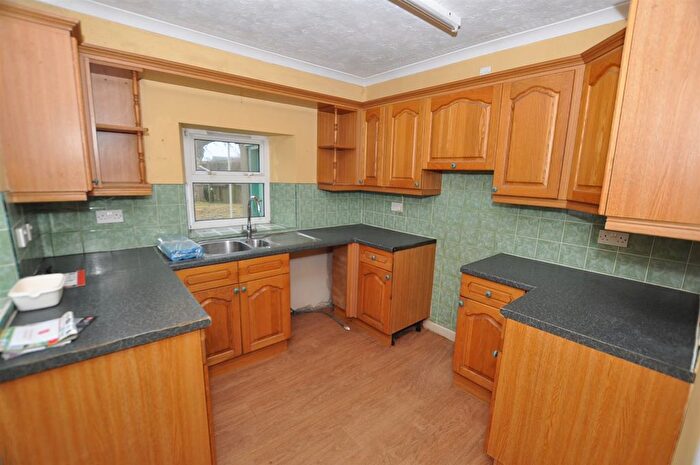 4 Bedroom Detached House For Sale In Tenby Road, St. Clears, Carmarthen, SA33