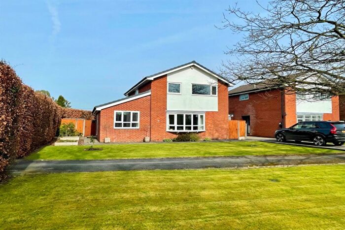 4 Bedroom Detached House For Sale In Linnards Lane, Wincham, CW9