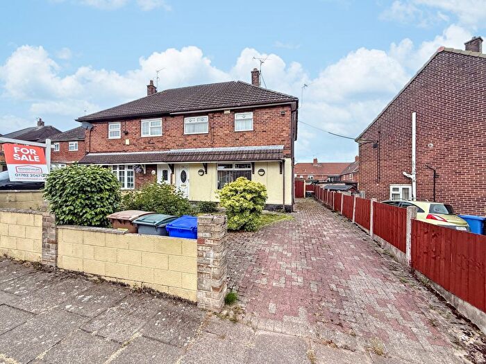 3 Bedroom Semi-Detached House For Sale In Brookwood Drive, Meir, Stoke-On-Trent, ST3