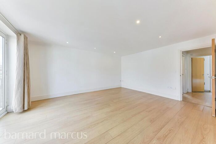 1 Bedroom Flat To Rent In Brighton Road, Surbiton, KT6