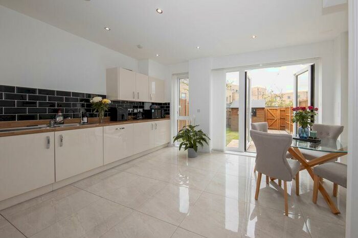 4 Bedroom Detached House To Rent In Coxwell Boulevard, London, NW9