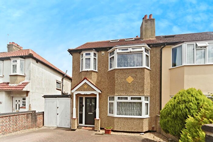 5 Bedroom Semi-Detached House To Rent In Benhill Road, SM1