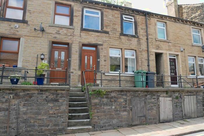 2 Bedroom Terraced House To Rent In Northgate, Almondbury, Huddersfield, HD5