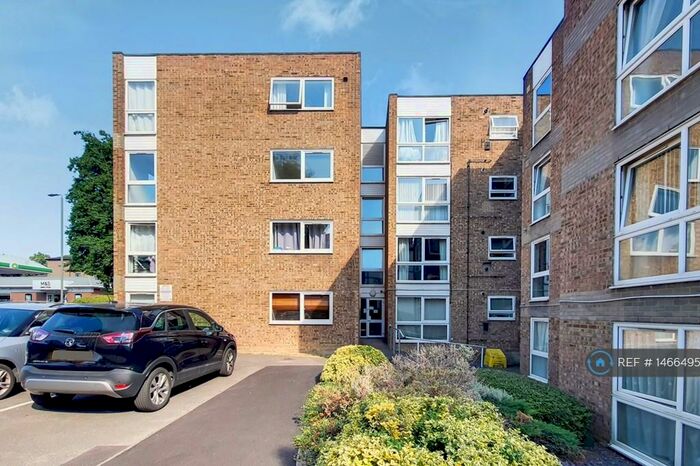 2 Bedroom Flat To Rent In Cromarty Court, Bromley, BR1