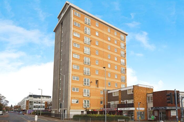 2 Bedroom Flat To Rent In High Road, Broxbourne, EN10