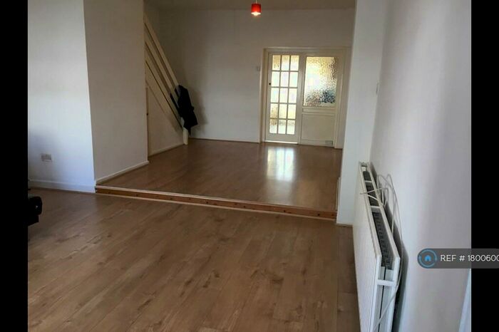 2 Bedroom Terraced House To Rent In Bolton Road, Manchester, M28