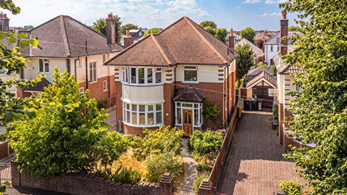 3 Bedroom Detached House For Sale In Lombard Avenue, Southbourne, Bournemouth, BH6