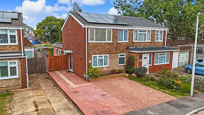 4 Bedroom House For Sale In Pembroke Gardens, Rainham, Gillingham, ME8