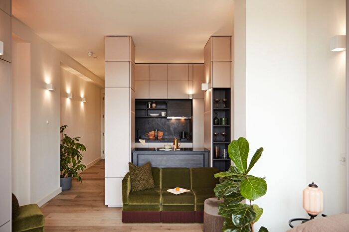 Studio To Rent In Lowlands Road, Harrow, HA1