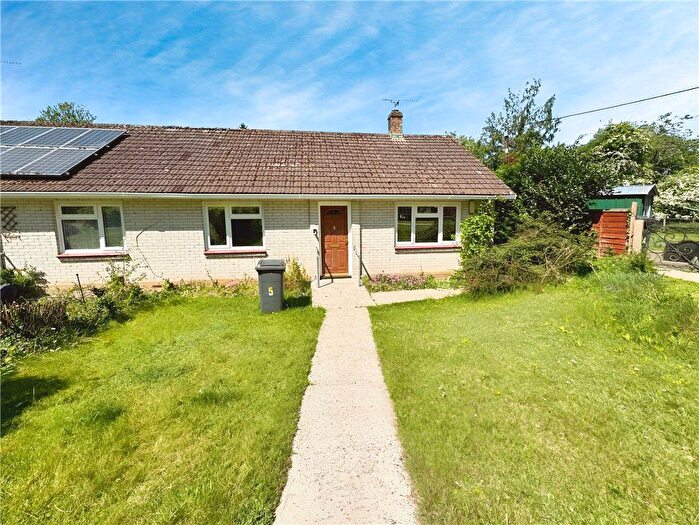 2 Bedroom Semi-Detached Bungalow For Sale In The Milsoms, Stockbridge, Hampshire, SO20