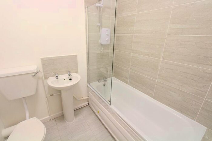 1 Bedroom Flat To Rent In Peel Road, Bootle, L20