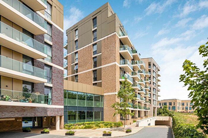 2 Bedroom Flat To Rent In Queenshurst Square, Kingston Upon Thames, KT2