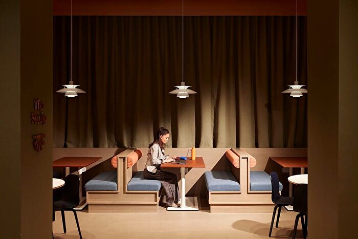 Apartment To Rent In Candleriggs, Trongate, Glasgow, G1