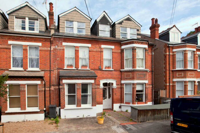 1 Bedroom Flat To Rent In Brunswick Road, Kingston Upon Thames, Kingston Upon Thames, KT2