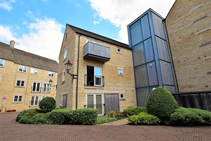 2 Bedroom Flat To Rent In Riverside Place, Stamford, PE9